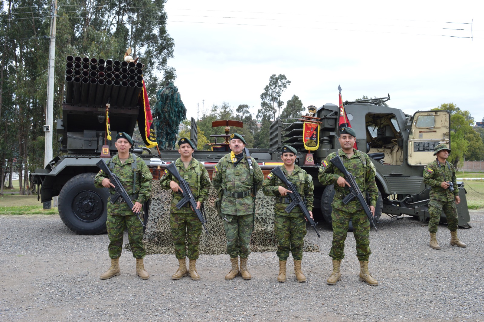 COMIL 4 FELICITA AL PERSONAL MILITAR QUE ASCIENDE AL INMEDIATO GRADO SUPERIOR PERTENECIENTE A LA INSTITUCIÓN