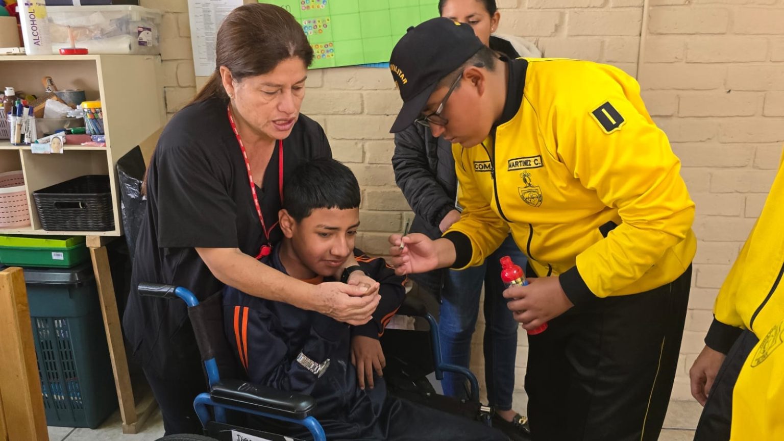 Comil4 COMIL4 en actividades de labor social. – Colegio Militar